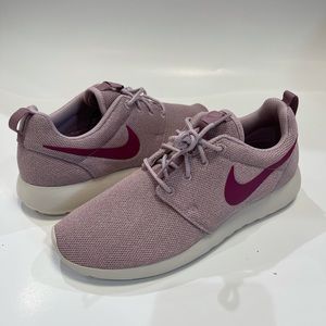 Brand new Nike sneakers without it box.